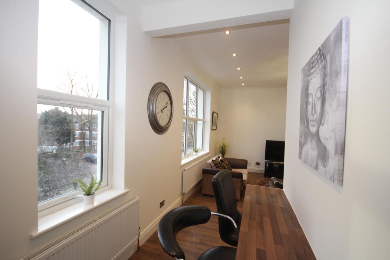 Great West Road Apartments Flat C Londen Buitenkant foto