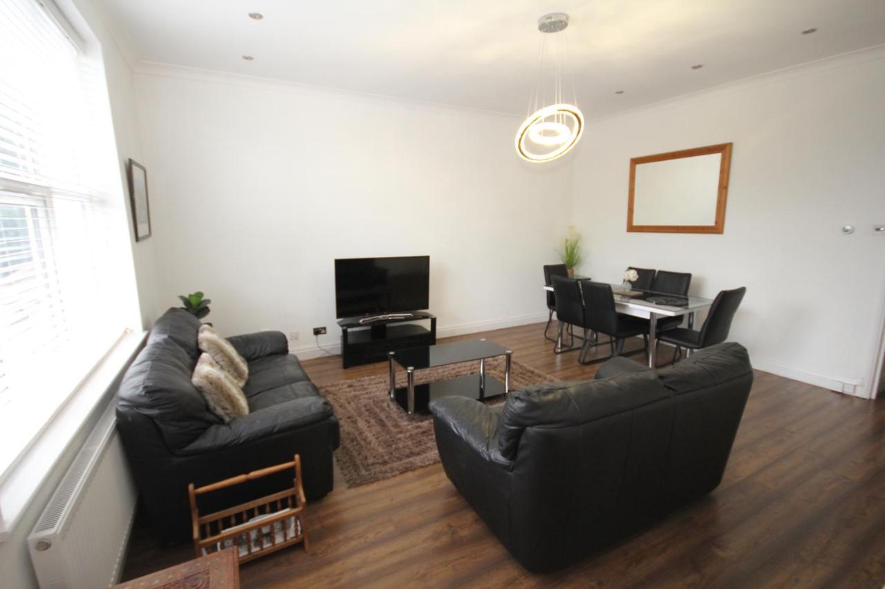 Great West Road Apartments Flat C Londen Buitenkant foto