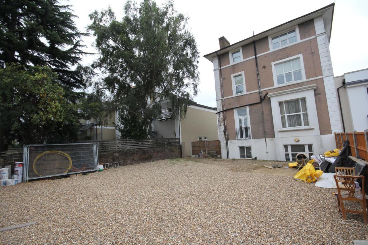 Great West Road Apartments Flat C Londen Buitenkant foto